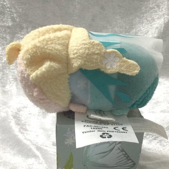 Disney Tsum Tsum Frozen Mini Queen Elsa Plush Stackable Stuffed Toy - Picture 2 of 7